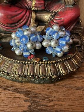 Vintage Japan Blue Cluster Clip on Earrings